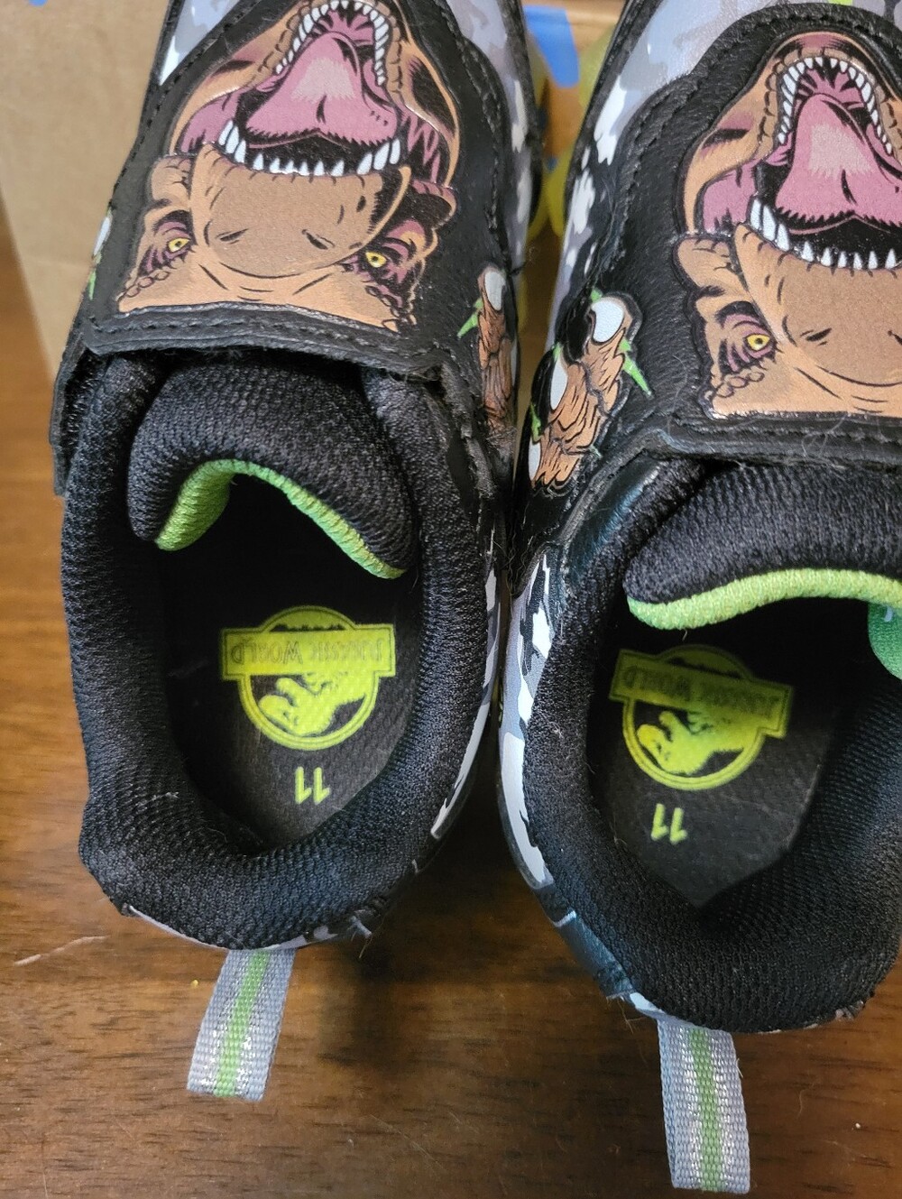 Little Boys Jurassic World Shoes. - Picture 9 of 10